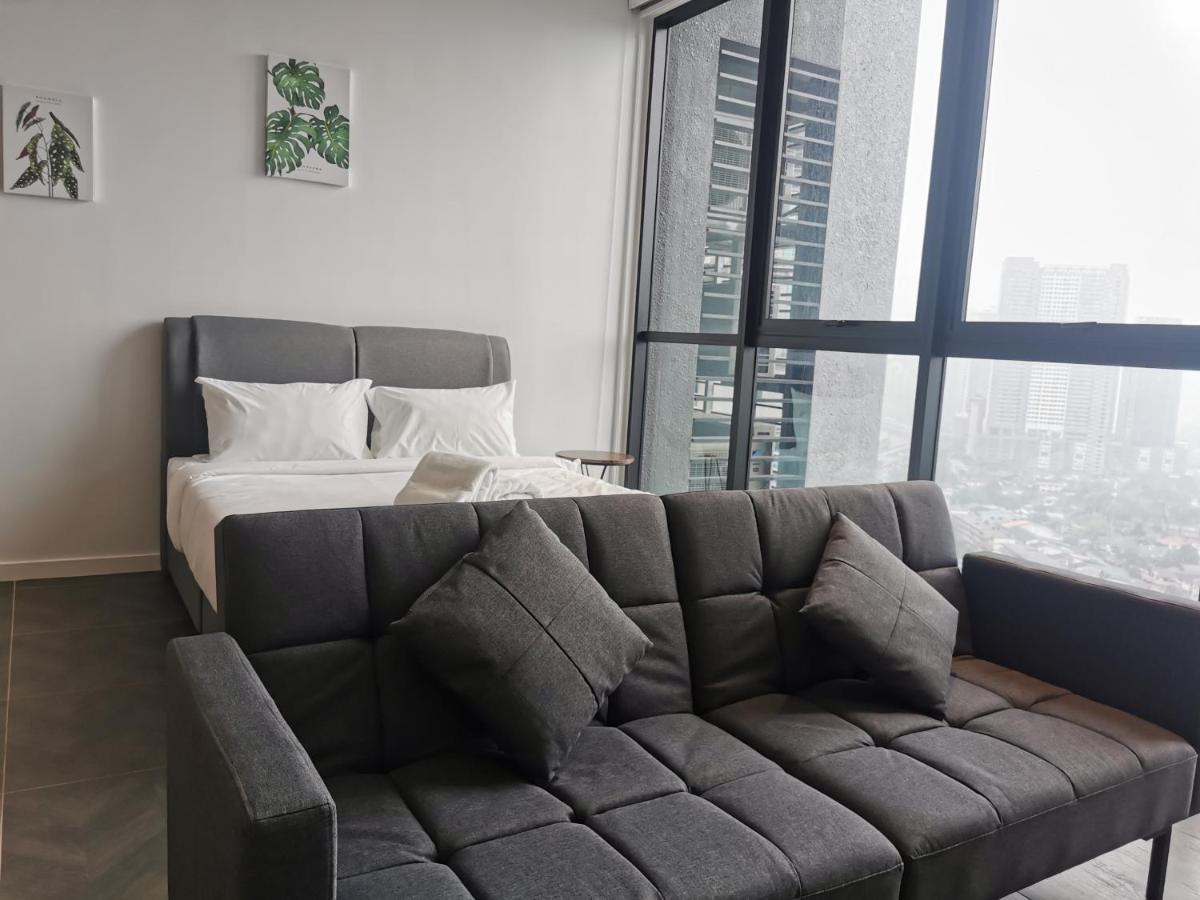 Scarletz Suites Klcc By De Harlequins Guesthouse Kuala Lumpur Exteriör bild