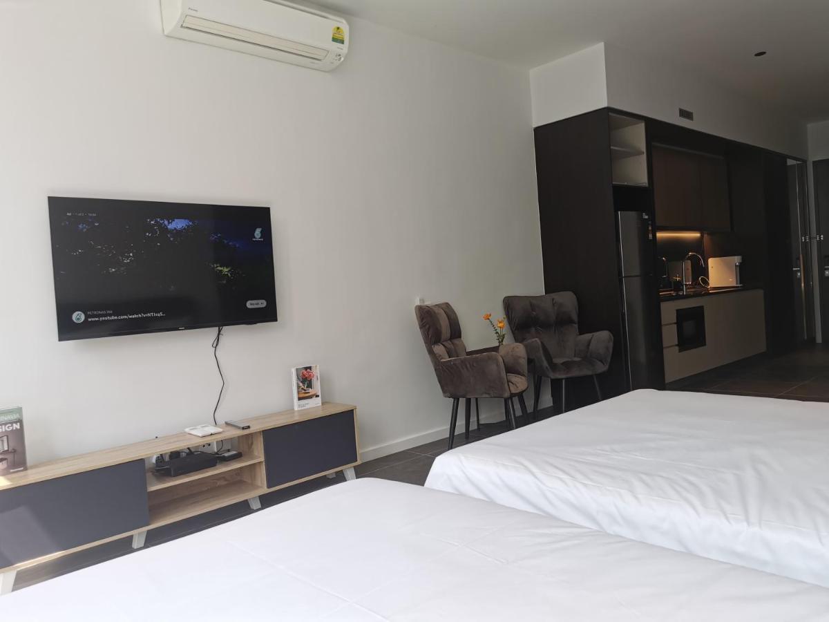 Scarletz Suites Klcc By De Harlequins Guesthouse Kuala Lumpur Exteriör bild