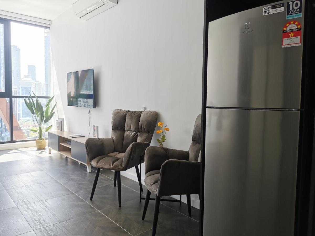Scarletz Suites Klcc By De Harlequins Guesthouse Kuala Lumpur Exteriör bild
