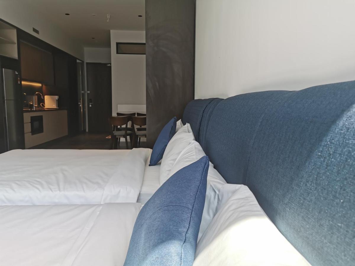 Scarletz Suites Klcc By De Harlequins Guesthouse Kuala Lumpur Exteriör bild