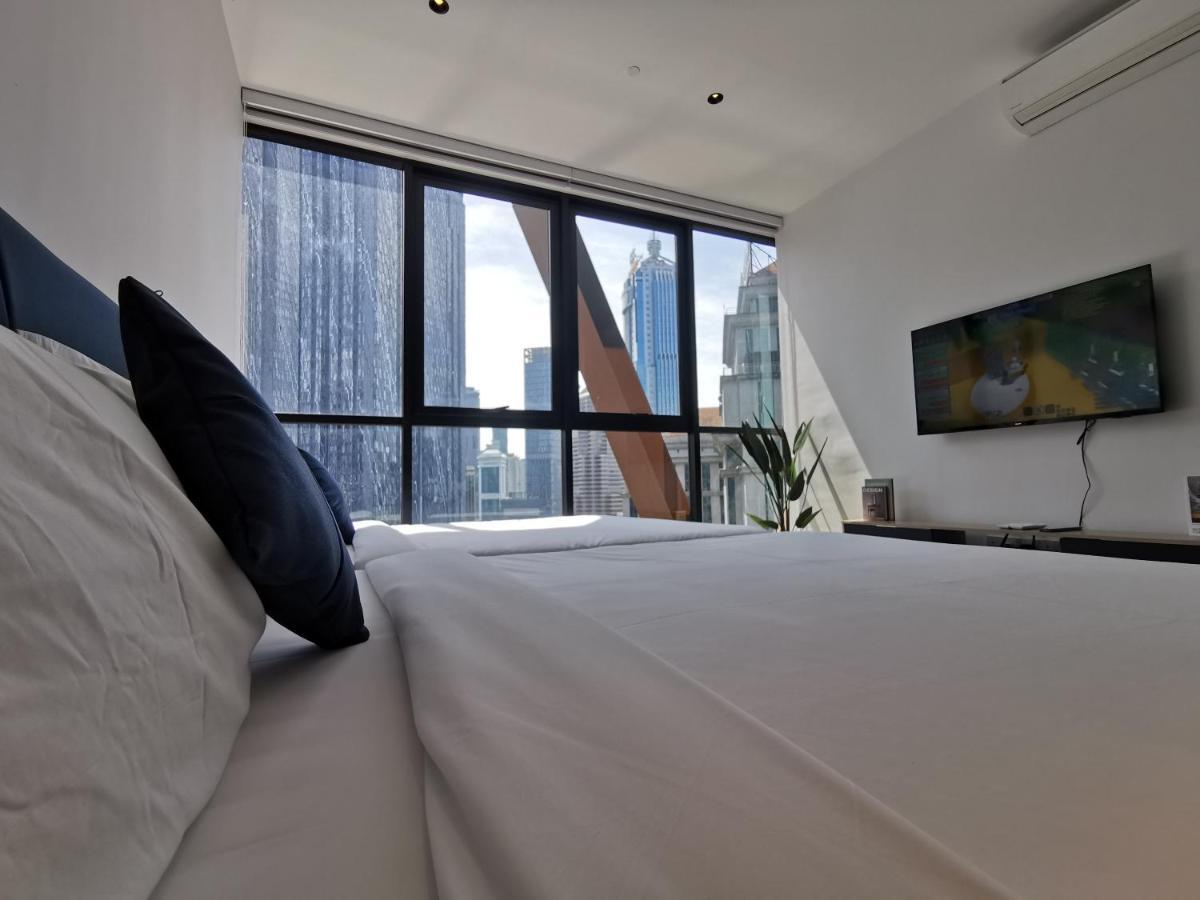 Scarletz Suites Klcc By De Harlequins Guesthouse Kuala Lumpur Exteriör bild