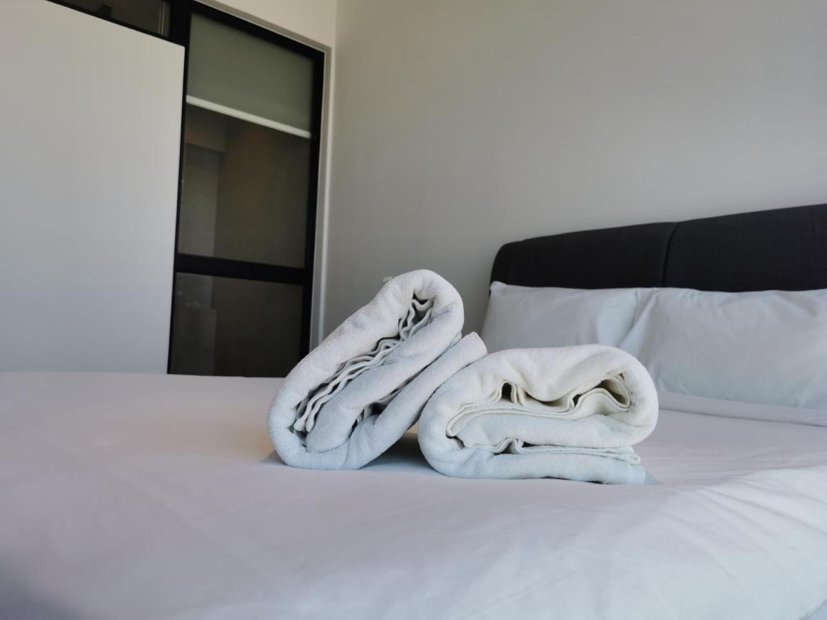 Scarletz Suites Klcc By De Harlequins Guesthouse Kuala Lumpur Exteriör bild