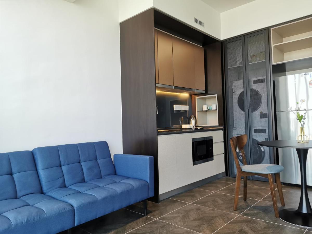 Scarletz Suites Klcc By De Harlequins Guesthouse Kuala Lumpur Exteriör bild
