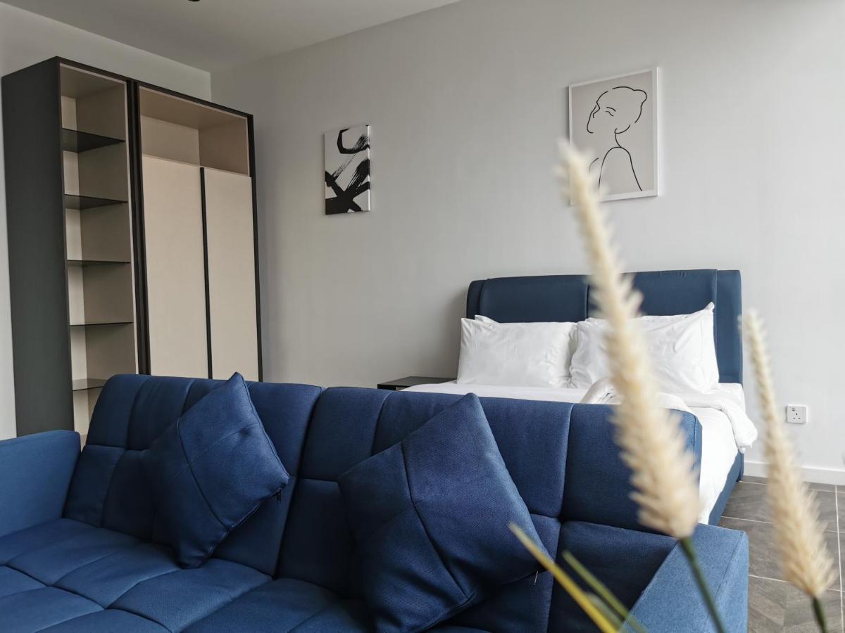 Scarletz Suites Klcc By De Harlequins Guesthouse Kuala Lumpur Exteriör bild