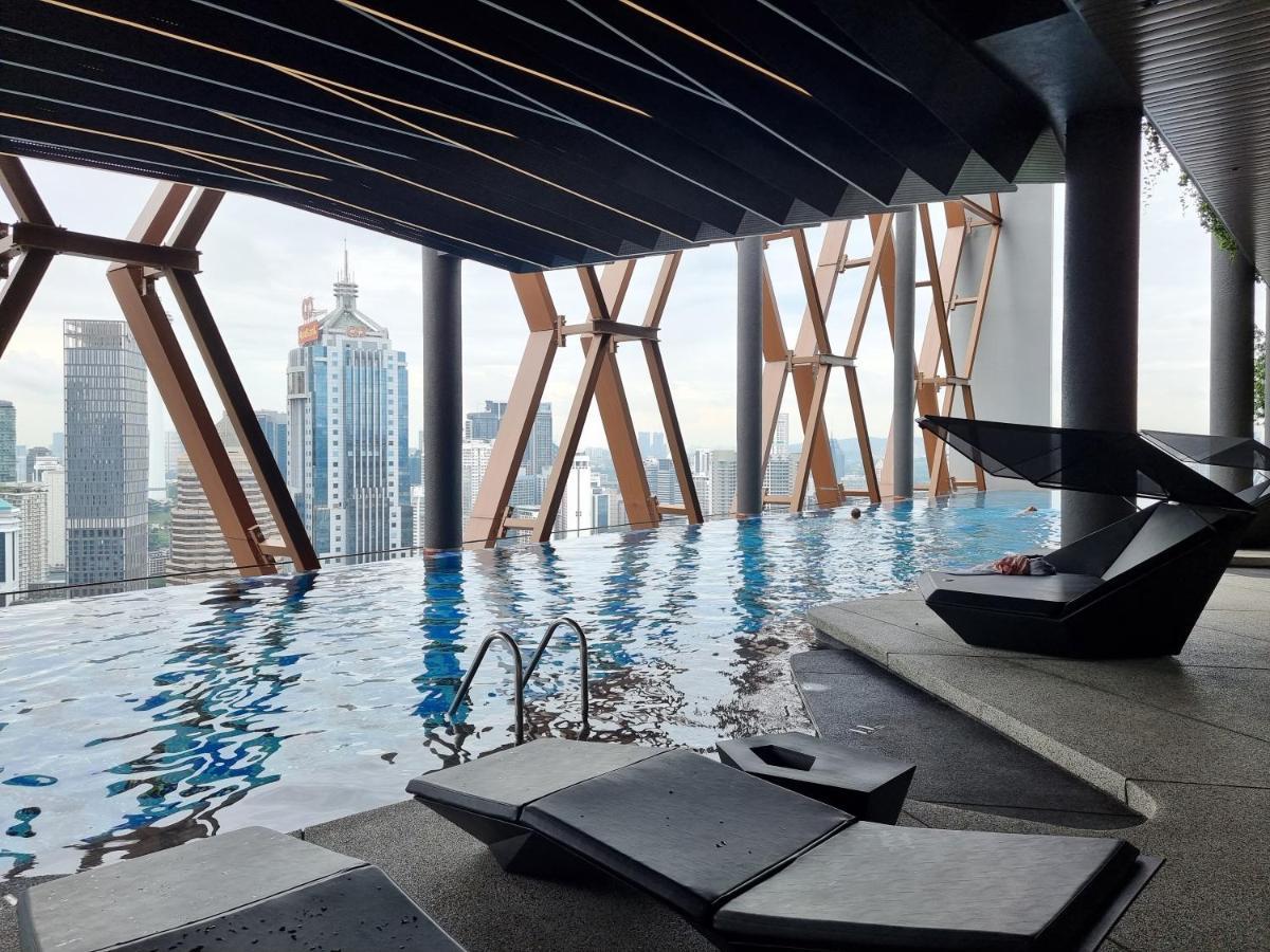 Scarletz Suites Klcc By De Harlequins Guesthouse Kuala Lumpur Exteriör bild