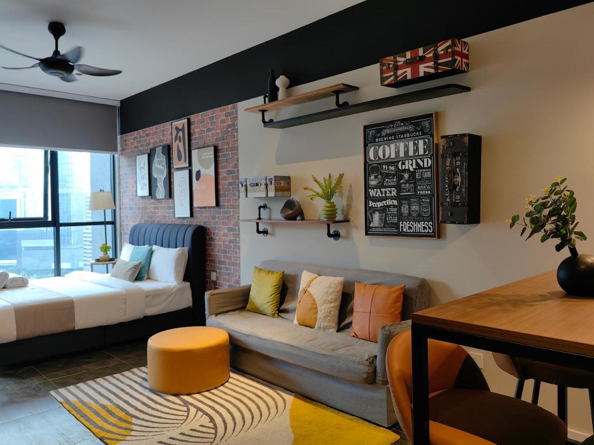 Scarletz Suites Klcc By De Harlequins Guesthouse Kuala Lumpur Exteriör bild