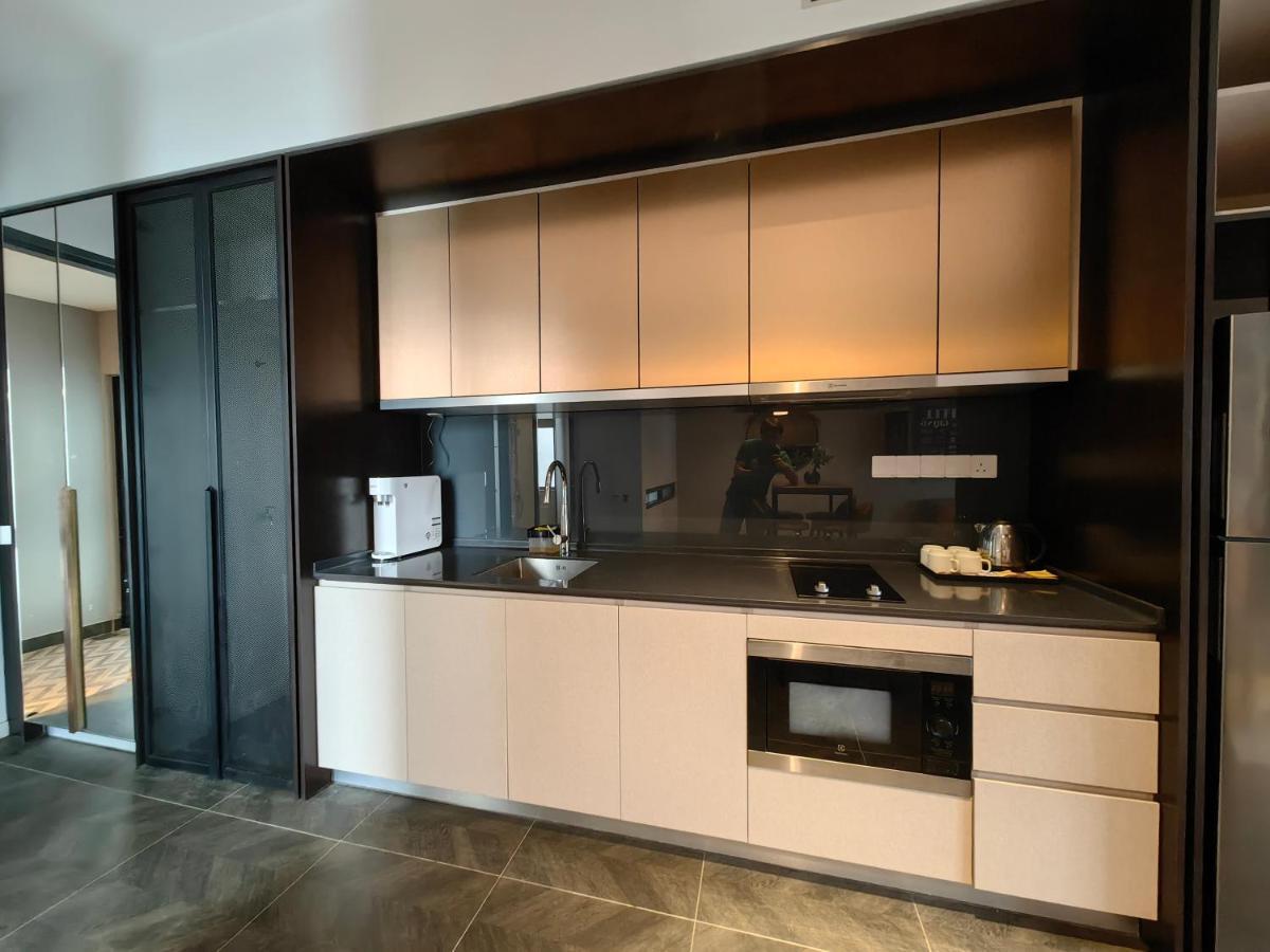 Scarletz Suites Klcc By De Harlequins Guesthouse Kuala Lumpur Exteriör bild