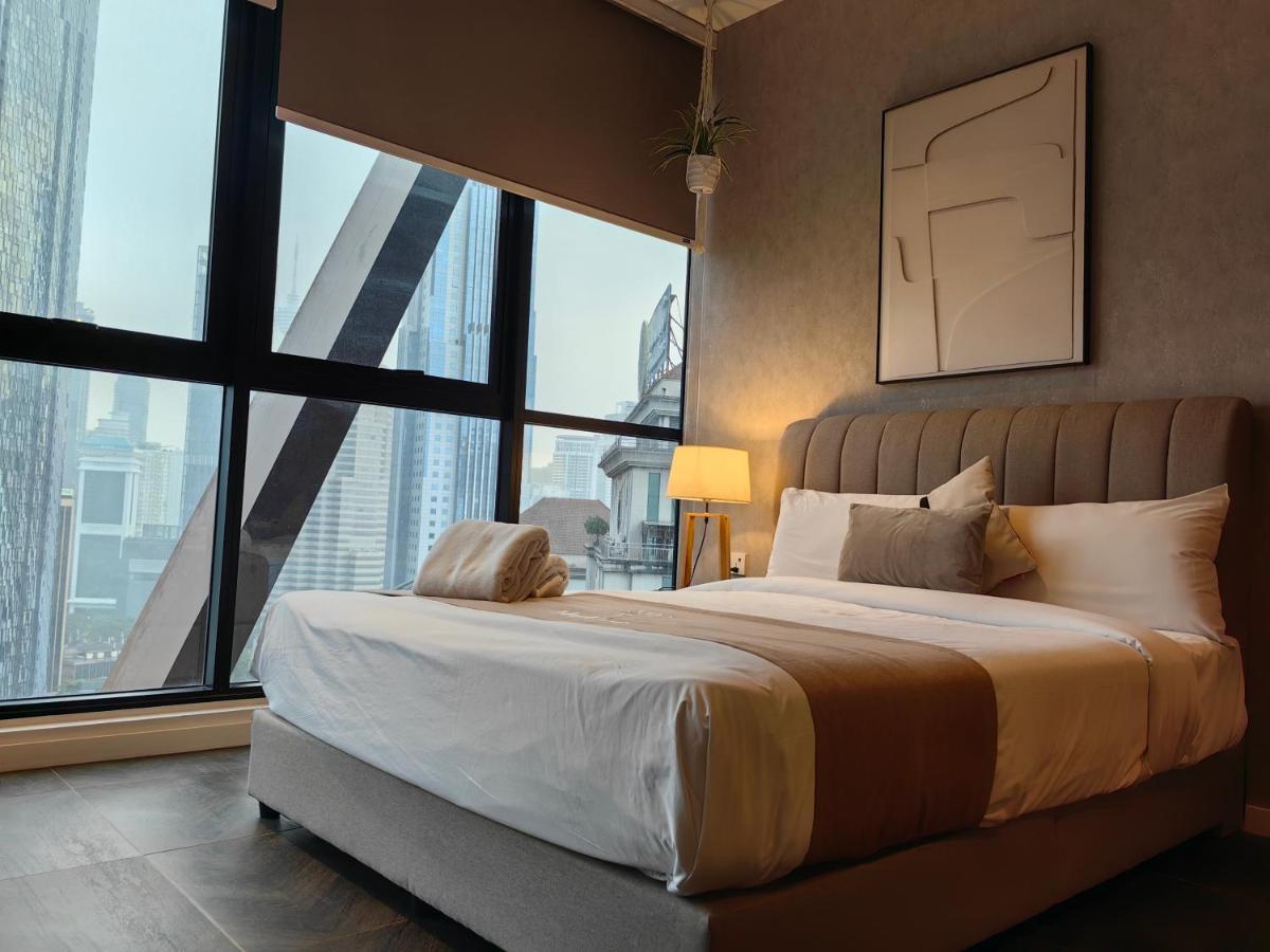 Scarletz Suites Klcc By De Harlequins Guesthouse Kuala Lumpur Exteriör bild