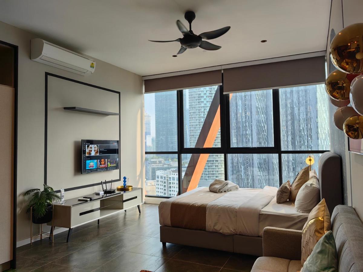 Scarletz Suites Klcc By De Harlequins Guesthouse Kuala Lumpur Exteriör bild