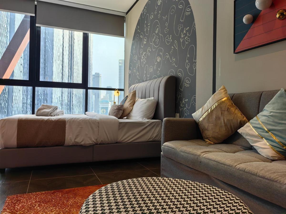 Scarletz Suites Klcc By De Harlequins Guesthouse Kuala Lumpur Exteriör bild