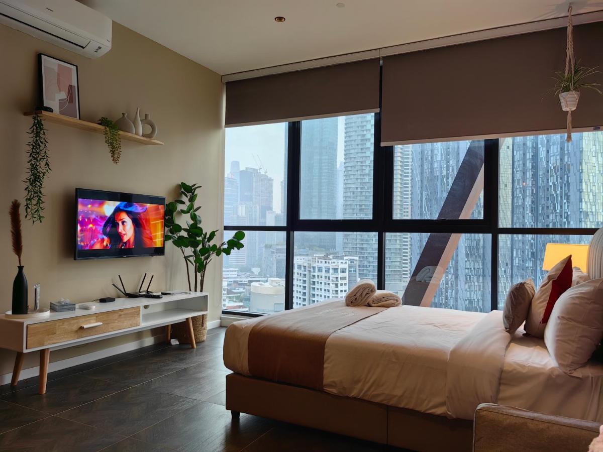 Scarletz Suites Klcc By De Harlequins Guesthouse Kuala Lumpur Exteriör bild