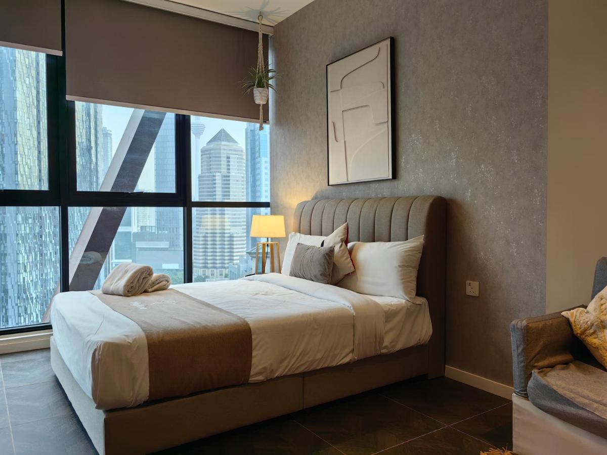 Scarletz Suites Klcc By De Harlequins Guesthouse Kuala Lumpur Exteriör bild