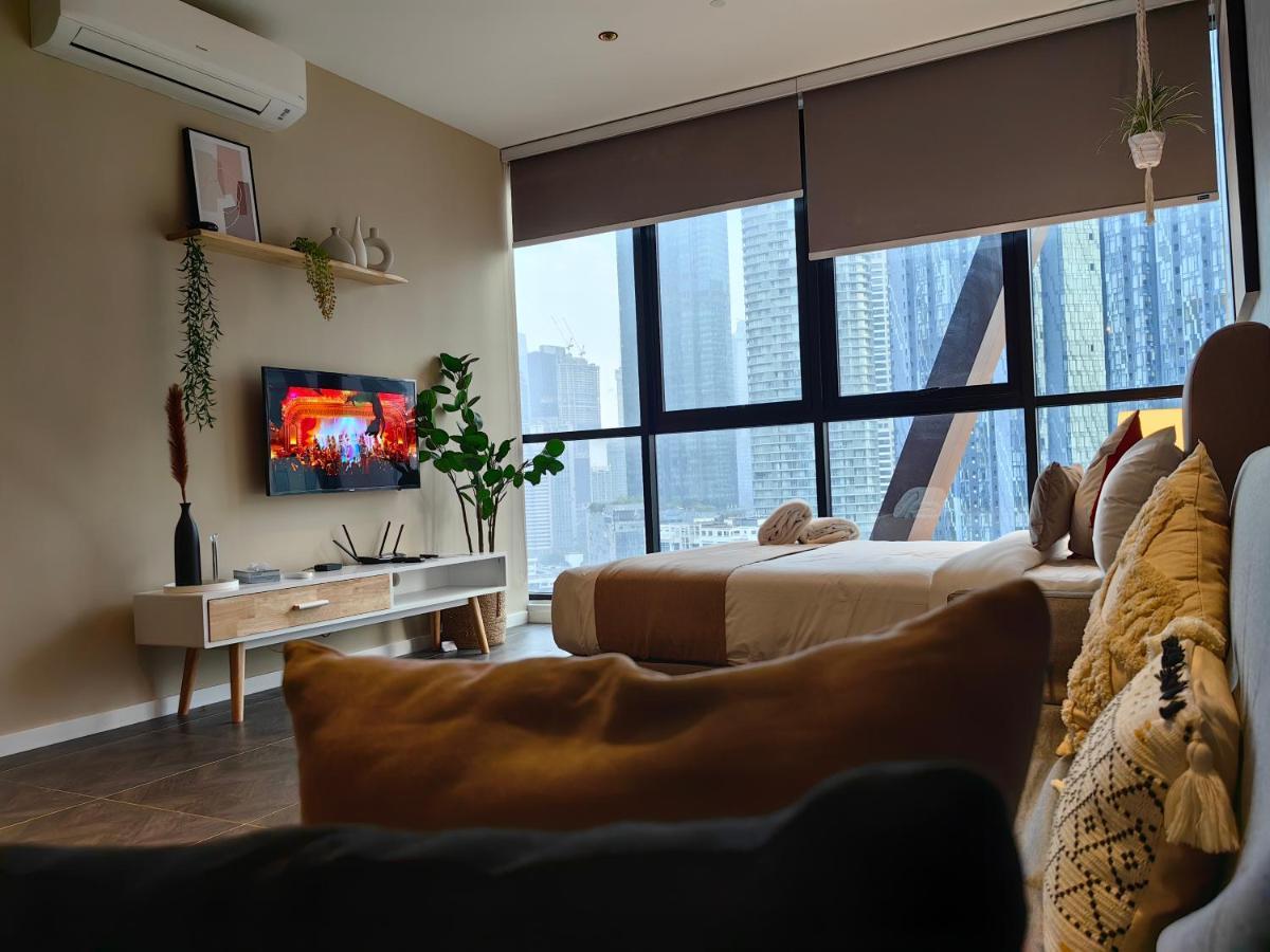 Scarletz Suites Klcc By De Harlequins Guesthouse Kuala Lumpur Exteriör bild